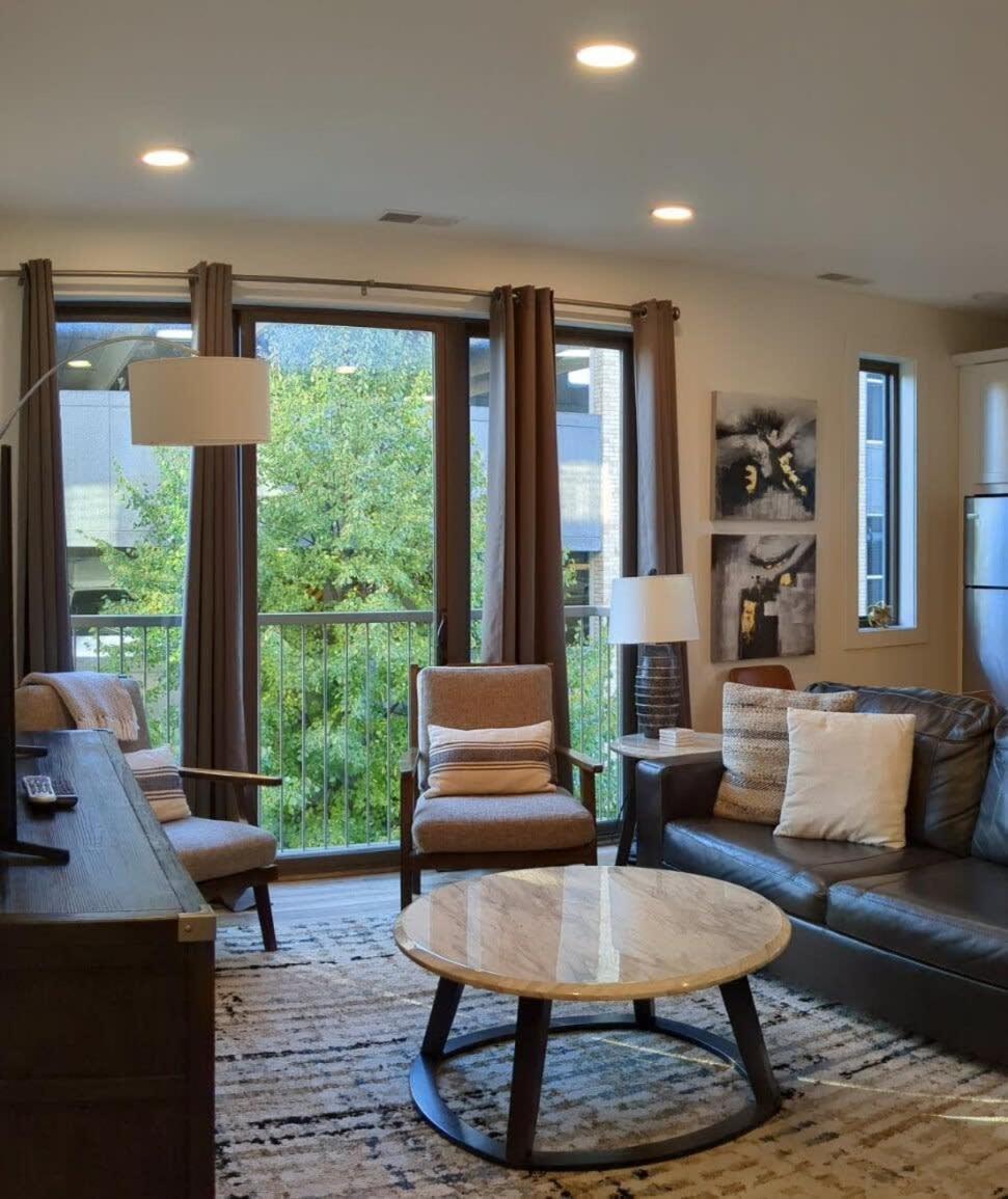 Location Location - Capri Condo 212 Traverse City Exterior foto