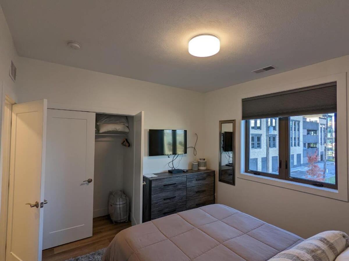 Location Location - Capri Condo 212 Traverse City Exterior foto