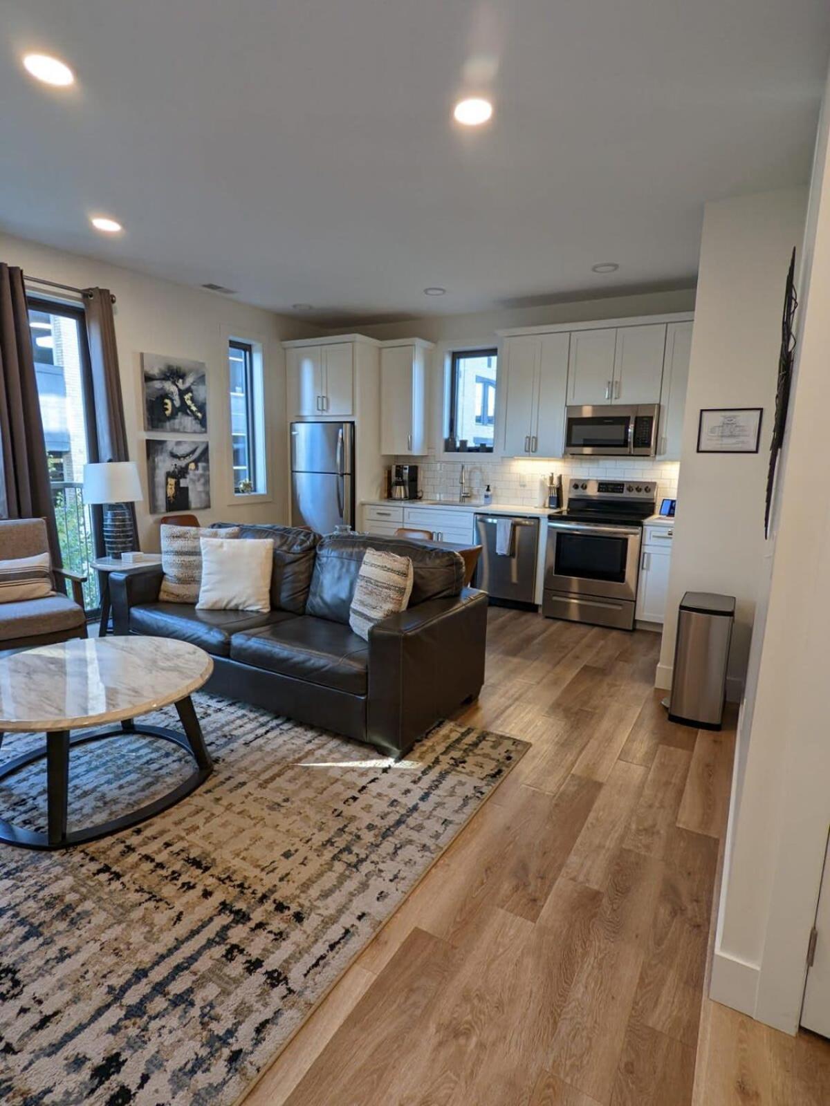 Location Location - Capri Condo 212 Traverse City Exterior foto